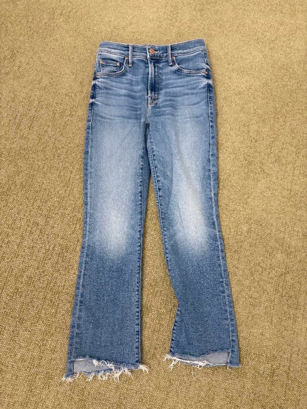 MOTHER The Insider Crop Step Fray jeans in Monkey in the Middle, size 27